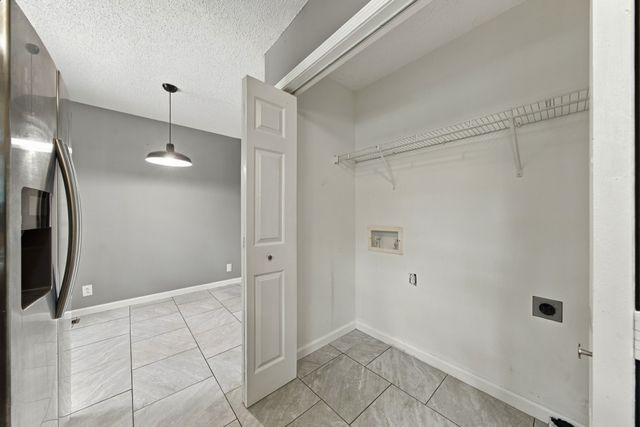941 Applegrove Cir, Clarksville, TN 37040