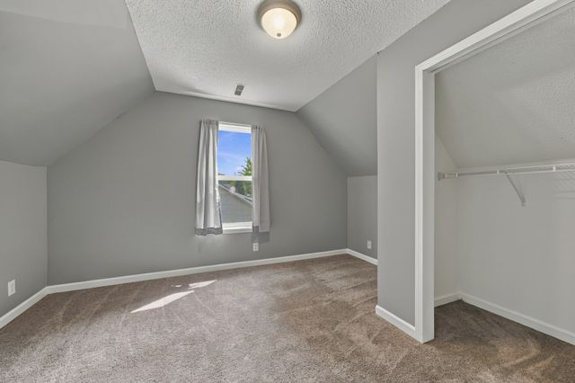 941 Applegrove Cir, Clarksville, TN 37040