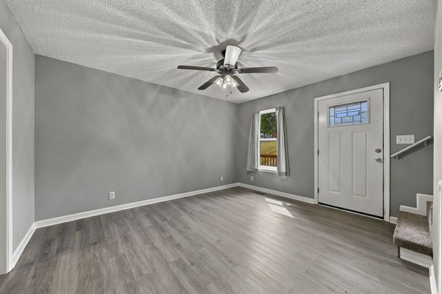941 Applegrove Cir, Clarksville, TN 37040