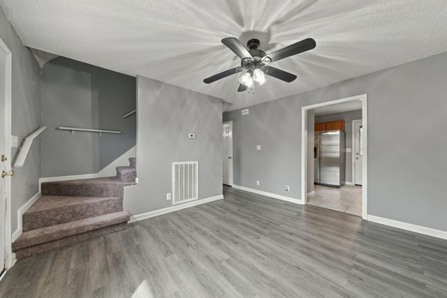 941 Applegrove Cir, Clarksville, TN 37040