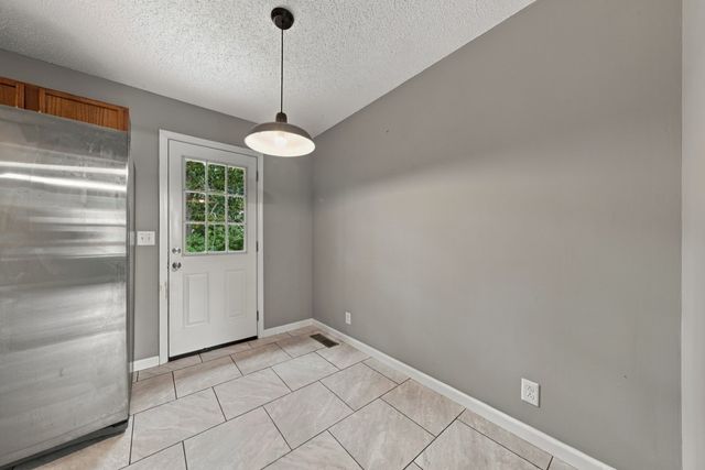 941 Applegrove Cir, Clarksville, TN 37040
