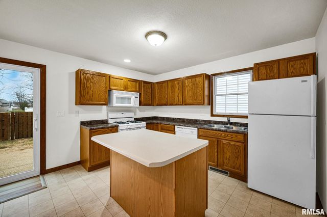 11326 N NORTHTRAIL Drive, Dunlap, IL 61525