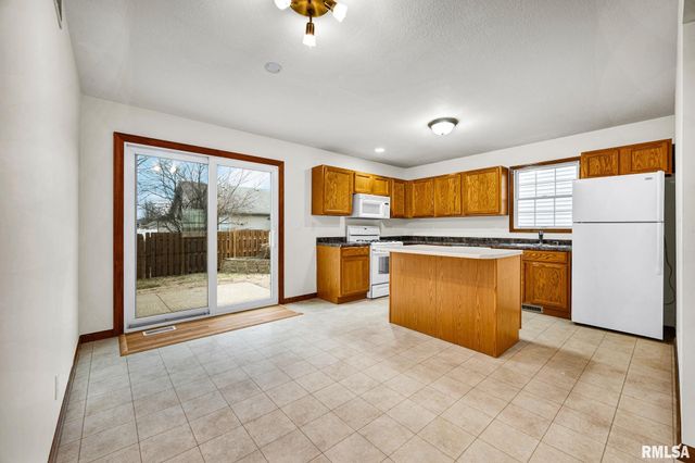 11326 N NORTHTRAIL Drive, Dunlap, IL 61525