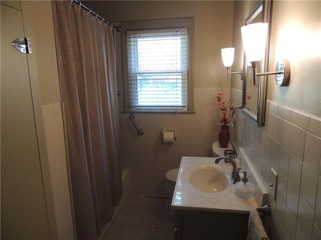 3517 S Pleasant Street, Independence, MO 64055