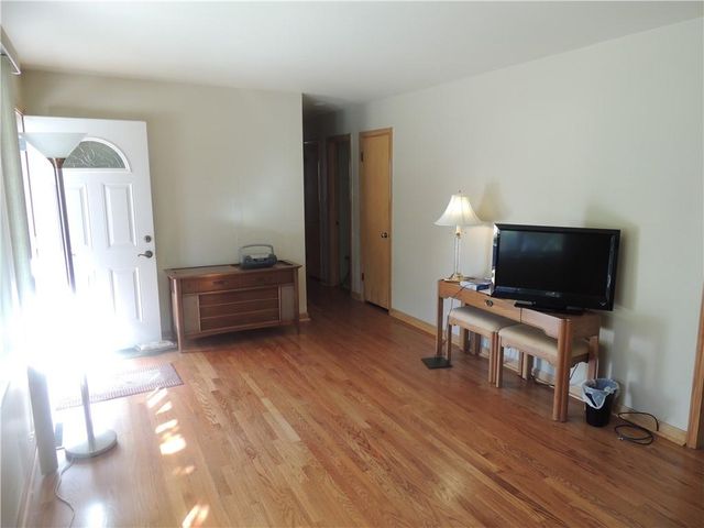 3517 S Pleasant Street, Independence, MO 64055