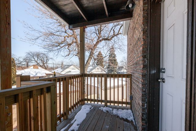 3650 W Eddy Street 2, Chicago, IL 60618