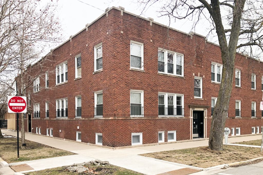 3650 W Eddy Street 2, Chicago, IL 60618