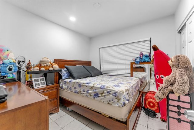 9741 Bahama Dr, Cutler Bay, FL 33189