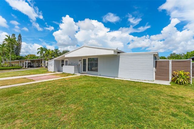 9741 Bahama Dr, Cutler Bay, FL 33189