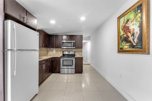 9741 Bahama Dr, Cutler Bay, FL 33189