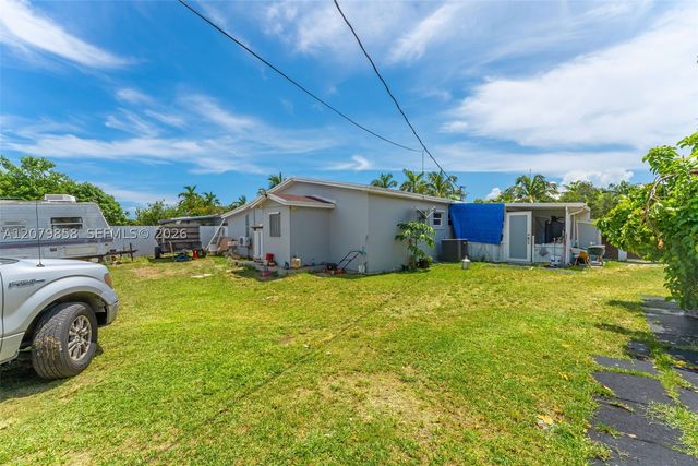 9741 Bahama Dr, Cutler Bay, FL 33189