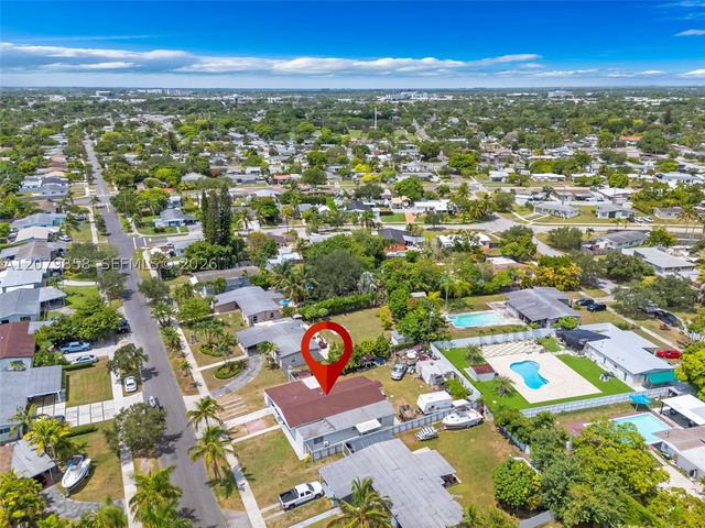 9741 Bahama Dr, Cutler Bay, FL 33189