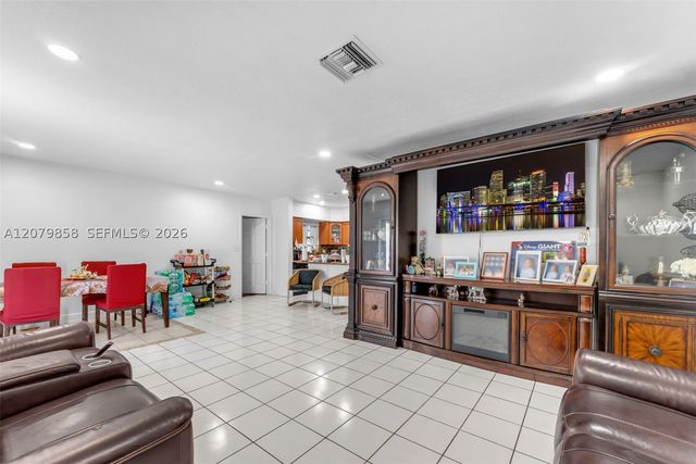 9741 Bahama Dr, Cutler Bay, FL 33189