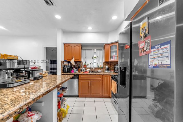 9741 Bahama Dr, Cutler Bay, FL 33189
