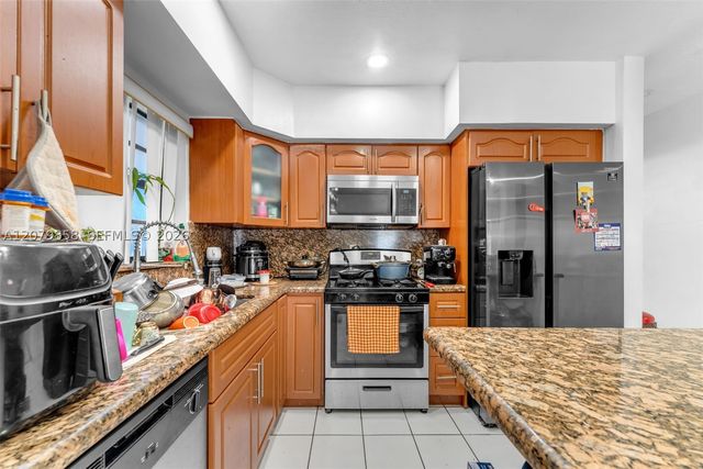9741 Bahama Dr, Cutler Bay, FL 33189
