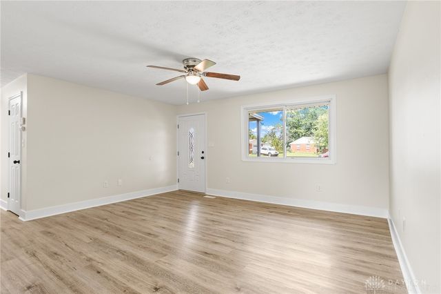 660 Cranwood Circle, New Lebanon, OH 45345