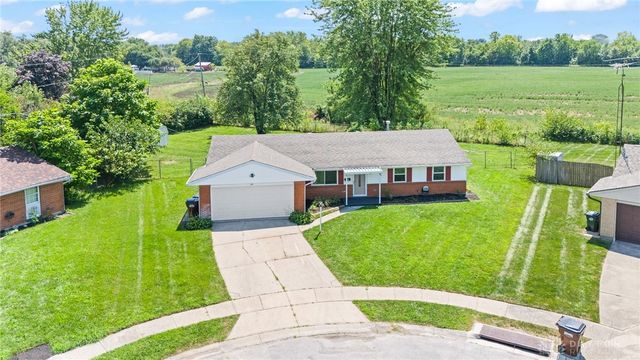 660 Cranwood Circle, New Lebanon, OH 45345