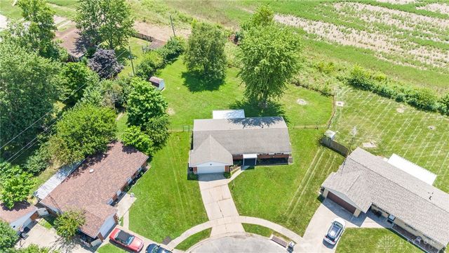 660 Cranwood Circle, New Lebanon, OH 45345