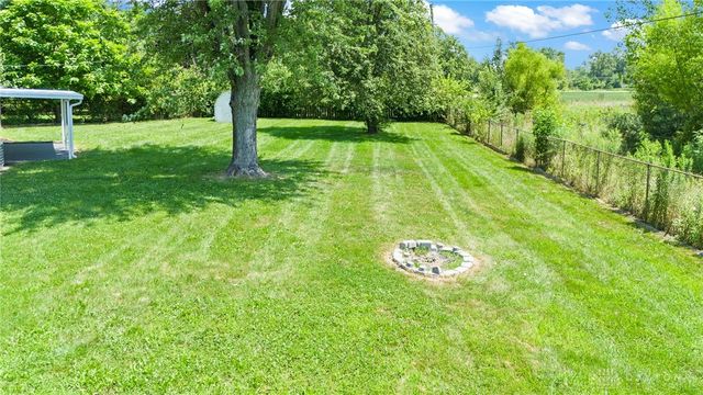 660 Cranwood Circle, New Lebanon, OH 45345