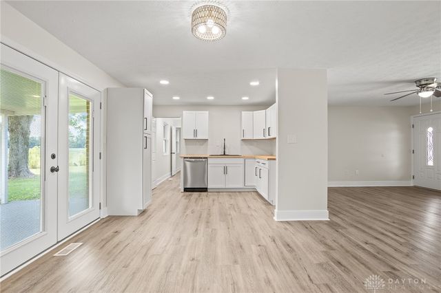 660 Cranwood Circle, New Lebanon, OH 45345