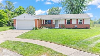 660 Cranwood Circle, New Lebanon, OH 45345