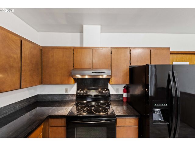 3123 OAK St, North Bend, OR 97459