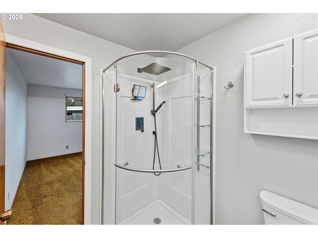 3123 OAK St, North Bend, OR 97459