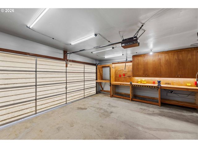 3123 OAK St, North Bend, OR 97459