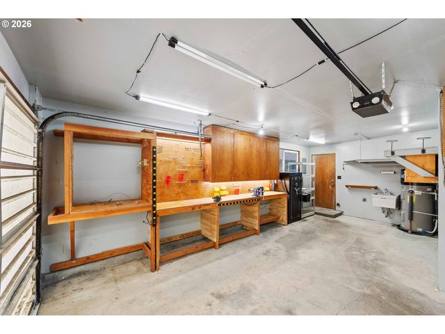 3123 OAK St, North Bend, OR 97459