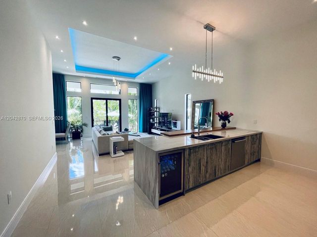 1951 SW 28th Ave, Fort Lauderdale, FL 33312