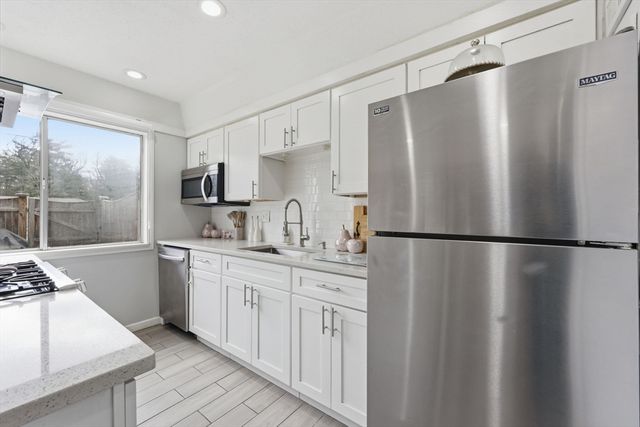 41 Jamestown Dr 41, Springfield, MA 01108
