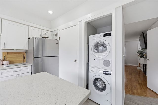 41 Jamestown Dr 41, Springfield, MA 01108