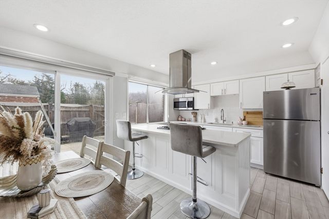 41 Jamestown Dr 41, Springfield, MA 01108
