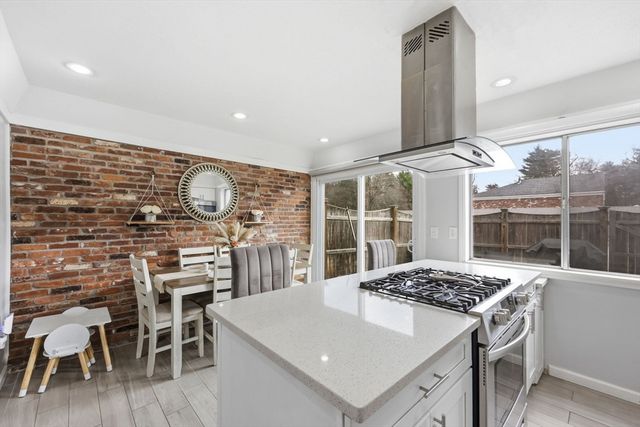 41 Jamestown Dr 41, Springfield, MA 01108