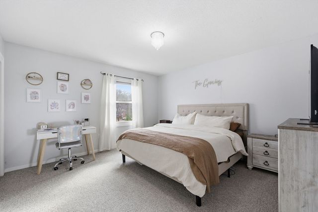 41 Jamestown Dr 41, Springfield, MA 01108