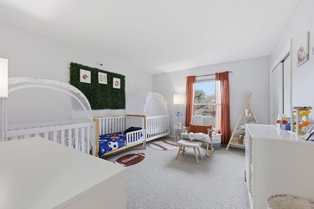 41 Jamestown Dr 41, Springfield, MA 01108