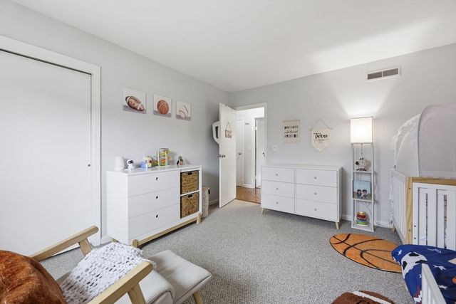 41 Jamestown Dr 41, Springfield, MA 01108