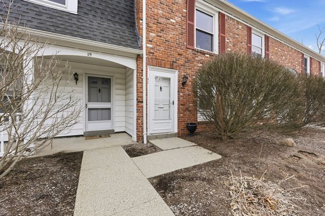 41 Jamestown Dr 41, Springfield, MA 01108