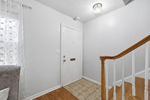 41 Jamestown Dr 41, Springfield, MA 01108