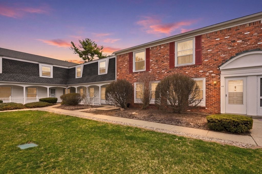 41 Jamestown Dr 41, Springfield, MA 01108