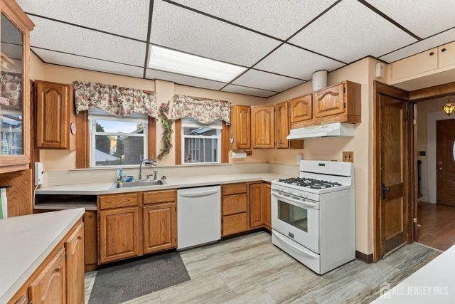 432 1st Street, Dunellen, NJ 08812
