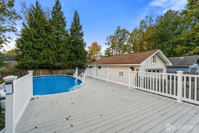 432 1st Street, Dunellen, NJ 08812