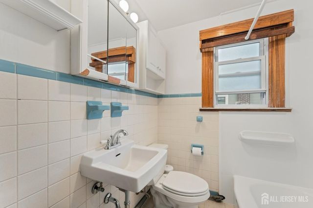 432 1st Street, Dunellen, NJ 08812