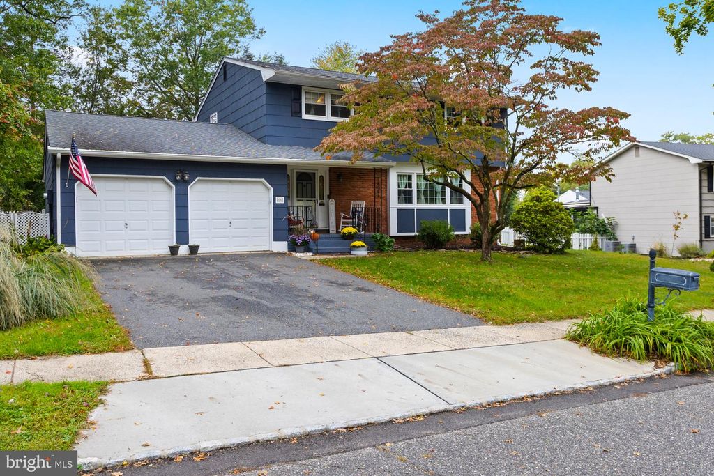 16 TWAIN DR, ALLENTOWN, NJ 08501 — exterior