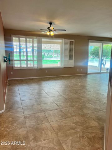 15186 W LAS BRIZAS Lane, Sun City West, AZ 85375