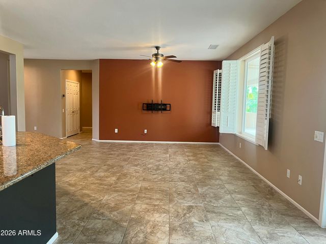 15186 W LAS BRIZAS Lane, Sun City West, AZ 85375
