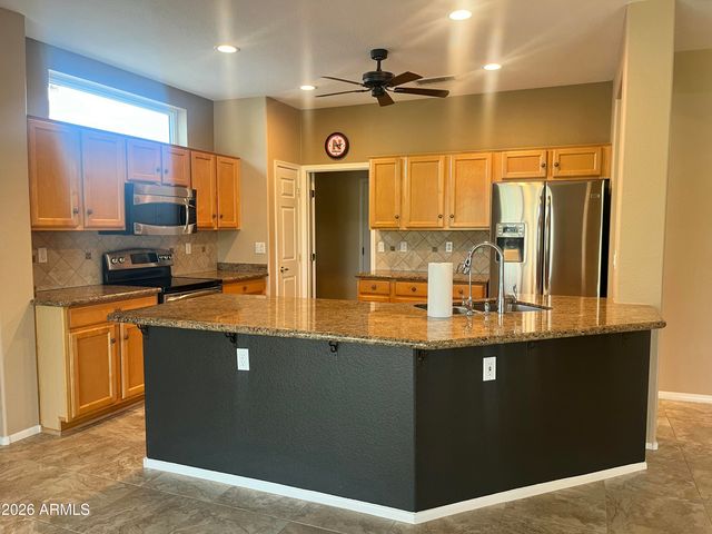 15186 W LAS BRIZAS Lane, Sun City West, AZ 85375