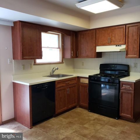 12 STOWE CT, Sicklerville, NJ 08081