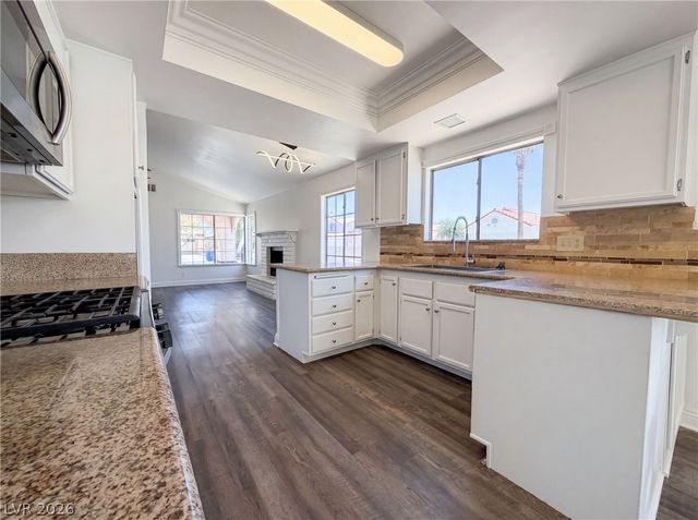 6212 Warm River Road, Las Vegas, NV 89108