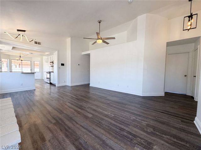 6212 Warm River Road, Las Vegas, NV 89108
